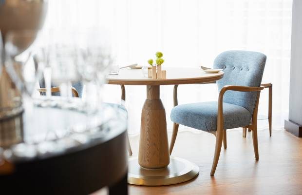A photograph of the André Fu-designed dining room at Sézanne