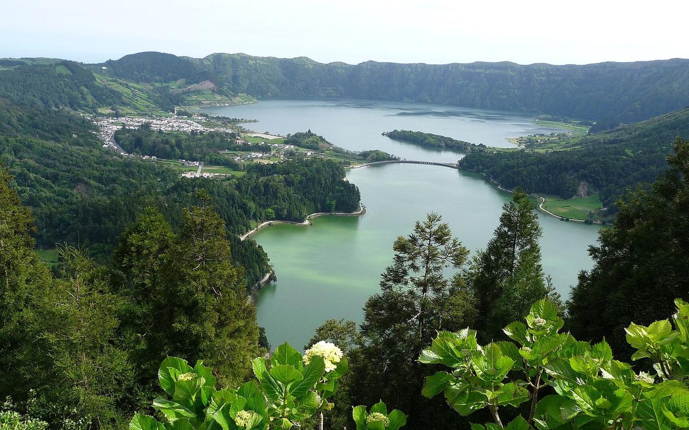 The twin lakes of Sete Cidades seen from the Vista do Rei viewpoint, São Miguel