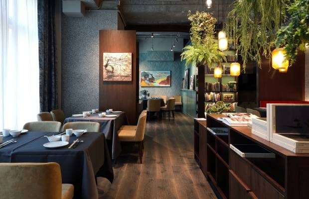 A photograph of the dining room at The Chairman
