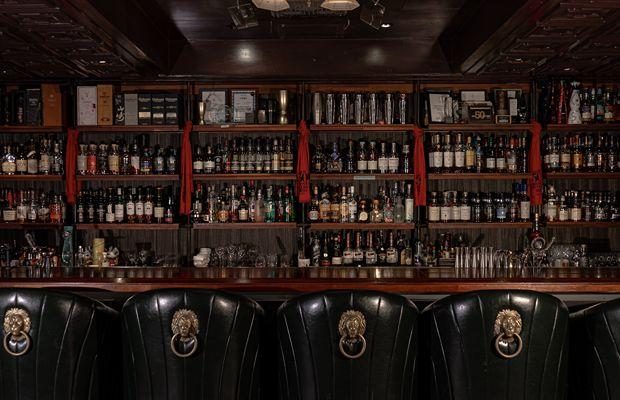 Service at the bar at Alice, Seoul